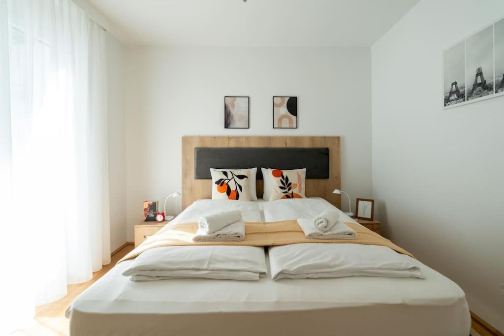 Sunny 1Br Home With Balcony By Hm Bécs Kültér fotó