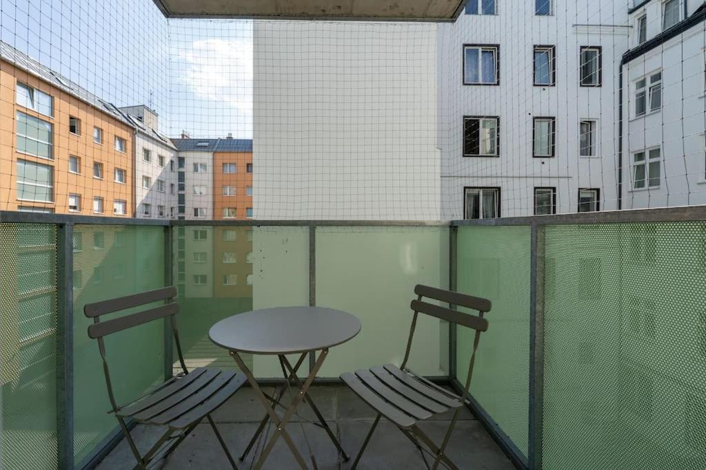 Sunny 1Br Home With Balcony By Hm Bécs Kültér fotó