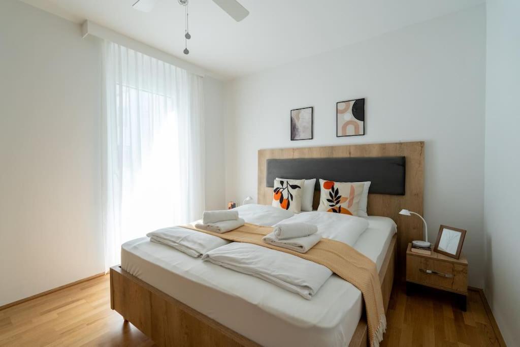 Sunny 1Br Home With Balcony By Hm Bécs Kültér fotó
